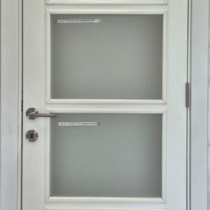 Sobna vrata – Farbani medijapan bela sa otvorima za staklo